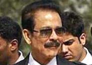 Supreme Court issues non-bailable warrant against Sahara Subrata Roy